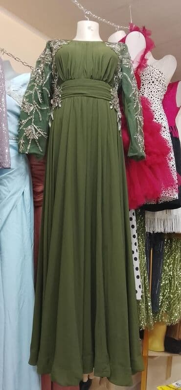 Zeytun-yaşıl rəngdə, uzun ziyafət/libas. - Model: A-kəsim, yerə qədər