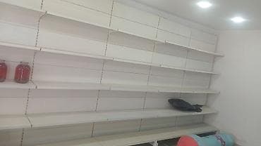 divar rəf: Mağaza vitrin rəfləri – modul tipli divar sistemi - Rəng: ağ - — 2