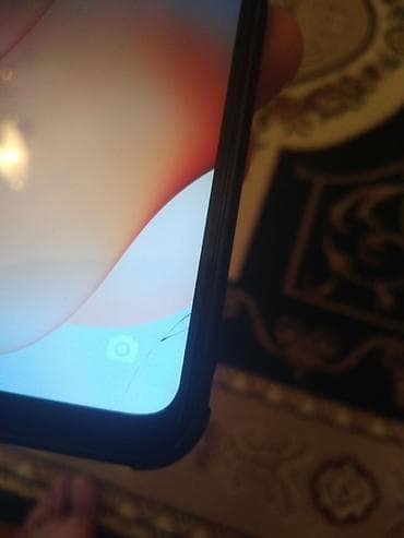 redmi 8 ekran: Karofqa var amma adapdri yoxdu - Model: Redmi (arxa tərəfdə “Redmi” — 5