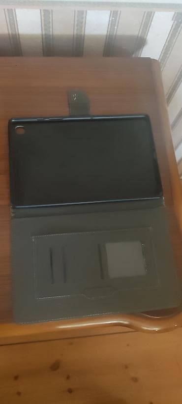 ipod touch 7: Samsung galaxy tab a7 + Kabro Xüsusiyyətlər: - Korpus: arxa hissə — 4