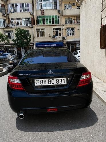 mercedes 2010: 110.000 proberg . bez kraska vurugu yoxdur. takside surulmuyub — 2