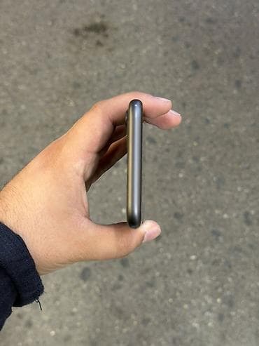 philips xenium 9@9d: IPhone 11, Qara, Face ID — 4