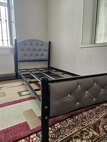 Кровати: Односпальная кровать, Без подьемного механизма, Без матраса, Без выдвижных ящиков — 1