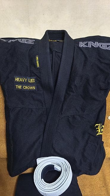 Kingz BJJ kimanosu.Cəmi 4 məşq geyinilib,hər dəfəsində də yuyulub.Yeni — 3