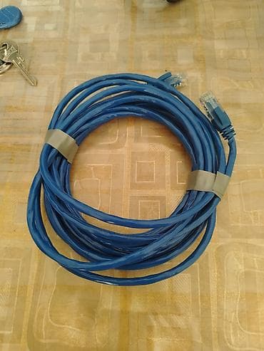 sim modem: RJ45 şəbəkə kabeli. Mavi rəngli Ethernet/LAN kabelidir, hər iki — 1