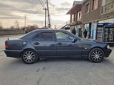 Su nəqliyyatı: Mercedes-Benz W202 C-sinfi sedan - Mühərrik: benzin, sırada 4 silindr — 7