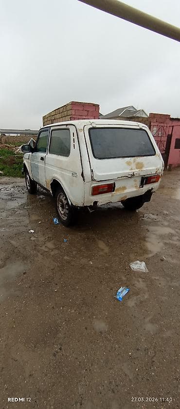 VAZ (LADA) 4x4 Niva: 1.7 l | 1988 il Ofrouder/SUV lalafo.az -da VAZ (LADA) 4x4 Niva: 1.7 l | 1988 il Ofrouder/SUV