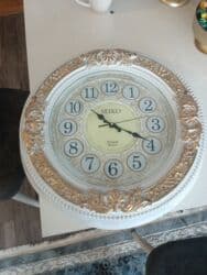 Süni güllər: Divar saatları — 1