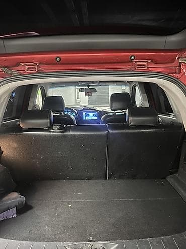 changan q5: Changan CS35, qırmızı rəngli kompakt krossover Xüsusiyyətlər: - Geniş — 8