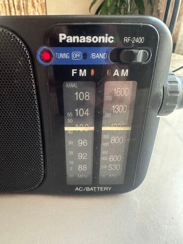 köhnə radio: Panasonic RF-2400. Orginal radio. Normal işləyir. Amma batareya olan — 4