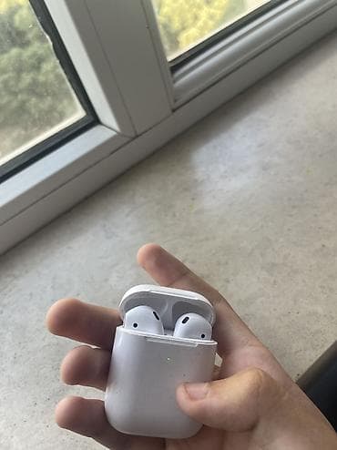 apple macbook: Airpods nəsil 2 : model A2032 / A2031 orta veziyyetdedir - Rəng: ağ - — 2