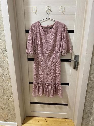 xari bulbul klonu: Qadın geyimləri – 4 fərqli don dəsti 1) Qara fonlu, qırmızı çiçək — 2