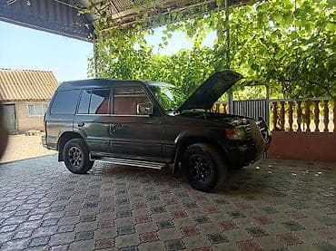 man sat: SUV – 2.5 dizel, satılır. Xüsusiyyətlər: - Kuzov: qara rəngli, 5 — 1