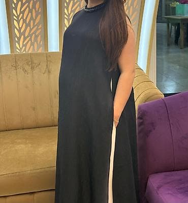 kofta modelleri: Qara rəngli, rahat kəsimli şifon maxi paltar. - Model: qolsuz — 4