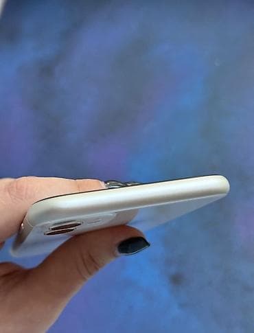 iphone 14 2 ci el: IPhone 11, 256 GB, Ağ, Zəmanət, Simsiz şarj, Face ID — 4