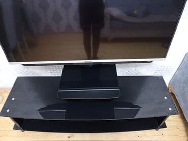 sutular: İşlənmiş, Düz TV altlığı, Polkalı, Şüşəli — 3