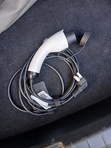 Aksesuarlar və tüninq: Elektrikli avtomobil üçün EV şarj kabeli və portativ şarj cihazı — 1