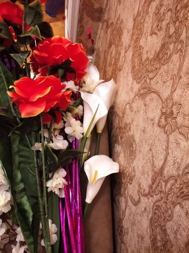 yeddi gözel gülü: 7 eded hündür VAZ üçün guller — 1