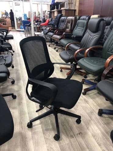 офисные кресла: Новый, С колесиками, Рукояти не регулируются, Ткань — 1