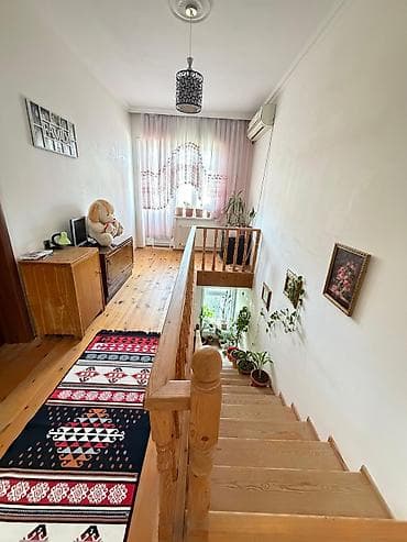 6 parallel kucesi: 8 otaq, 224 kv. m, Kredit yoxdur, Orta təmir — 8