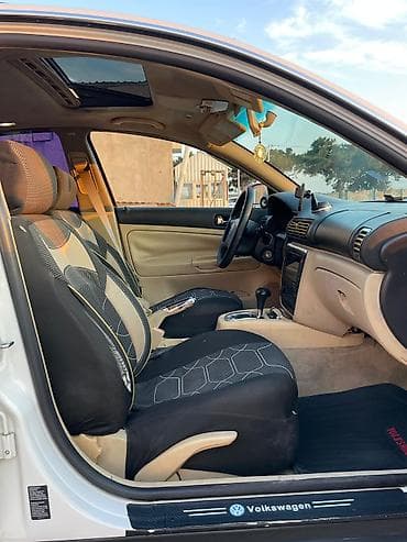multi sukan: Volkswagen sedan – salon detalları və komfort - Rəng: bej/qaranlıq — 5