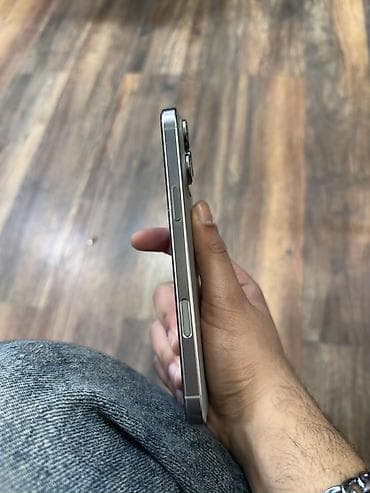 ipad mini 6: IPhone 15 Pro, Natural Titanium — 3