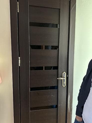 qapı kilidi: Mebel/interyer qapı
2 hamam tualet
4 otaq — 4