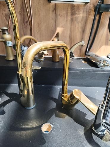 su krant: Qızılı rəngdə mətbəx qarışdırıcı kran - Material: metal korpus — 1