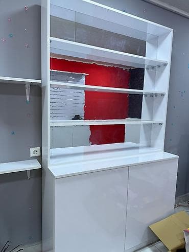 Ağ rəngdə mağaza/ofis mebel dəsti Tərkib: - Vitrin-komod: yuxarı — 2