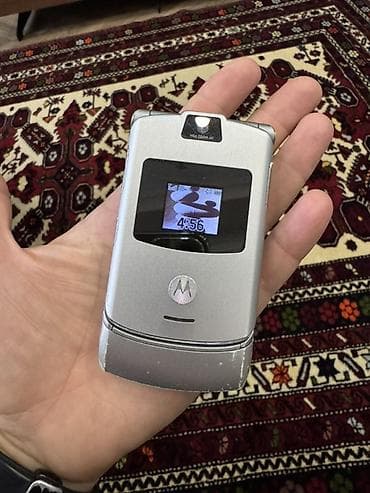 philips xenium f511: Motorola rəng - Gümüşü, Düyməli — 2