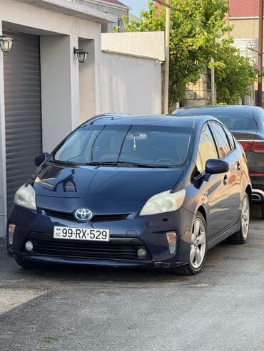 турбо аз подержанные автомобили таеота приюс аренд: Toyota Prius: 1.8 l | 2013 il Sedan — 1