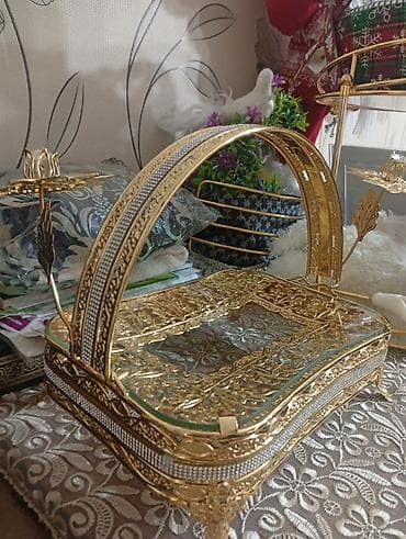 quru: Qızılı rəngdə dekorativ şirniyyat/süfrə sinisi - Material: metal — 1