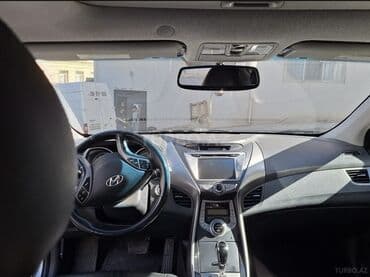 Volkswagen: Hyundai Elantra: 1.6 л | 2012 г. Седан — 9