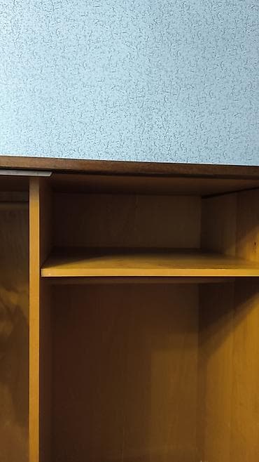 iwlenmiw wkaf: Dolab, icinde guzgu qapinin bir terefinde, o biri terefinde qayish — 8