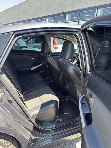 prado qapi: Toyota Prius: 1.8 l | 2012 il Hetçbek — 6