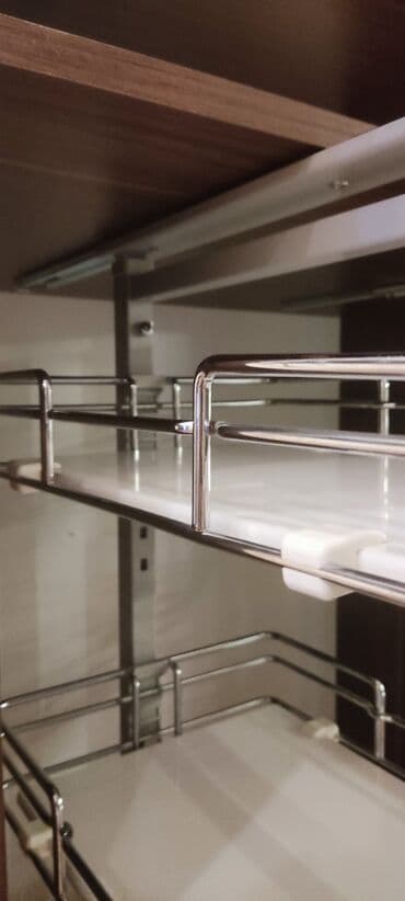 mətbəx rəfi: Mətbəx üçün mebelə qurulan polkalar. Dərinlik 55 hündürlük 105 qapaq — 5