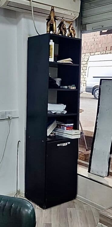 bərbər guzgusu: Salon mebeli dəsti – vizaj və bərbər iş sahəsi Tərkib: - 2 ədəd böyük — 1