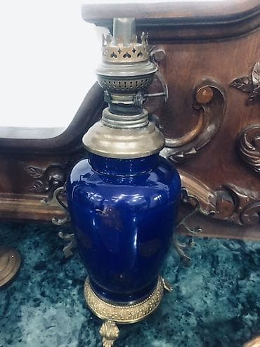 керосиновая лампа: Məhsul: Antik kerosin lampaları (2 ədəd) her biri 250 manat Təsvir: - — 1