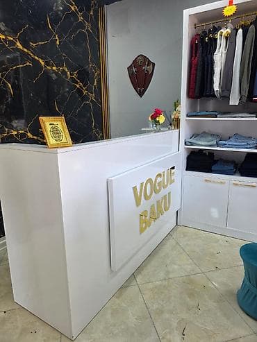 Ev və bağ: Resepsin eni 1.20 uzunu 2.20 der 0.65. Qiymet 300 azn Unvan Babek pr — 2