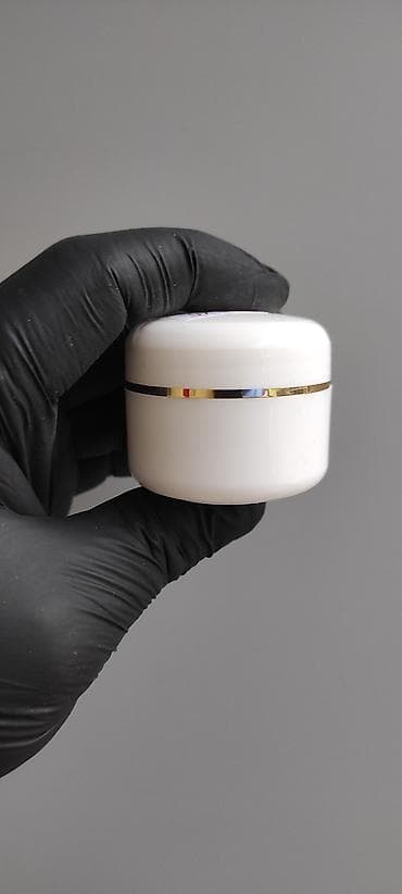 banka alan: Kosmetik qablar dəsti - Material: yüngül və davamlı plastik - — 2