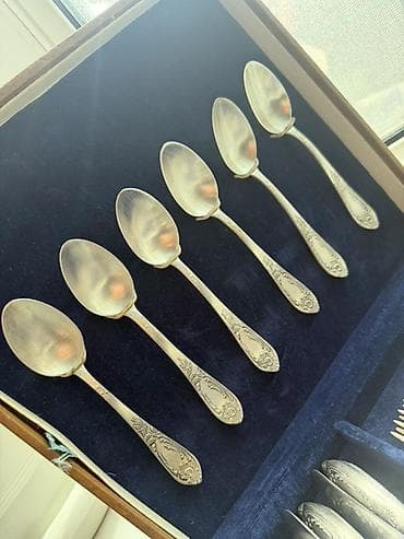 hascevher granit tava: Antik üslubda bəzəkli süfrə dəsti – metal çəngəl, bıçaq və qaşıqlardan — 3