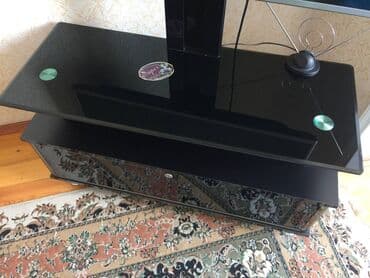 İşlənmiş, Düz TV altlığı, Polkalı, Şüşəli — 2