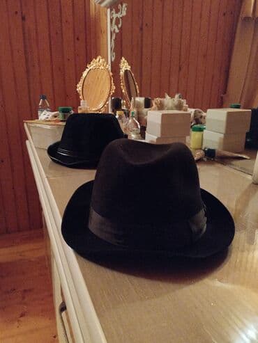 kişilər ucun dəri papaqlar və kepkalar: Kişi panaması. işlənməyib — 2