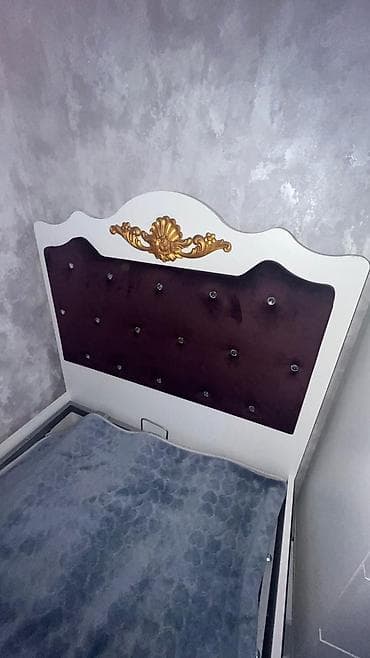 taxta: İşlənmiş, Təknəfərlik çarpayı, Bazalı, Matrassız, Siyirməsiz, Azərbaycan — 1