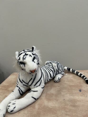 Böyük yumşaq oyuncaq
Təzədi.Yer sıxlığına görə satılır