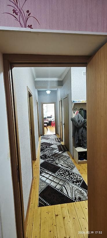 qonag otagi mebel: Lökbatan qəsəbəsinin düz mərkəzində bina evi satılır. Yaxınlıqda — 7