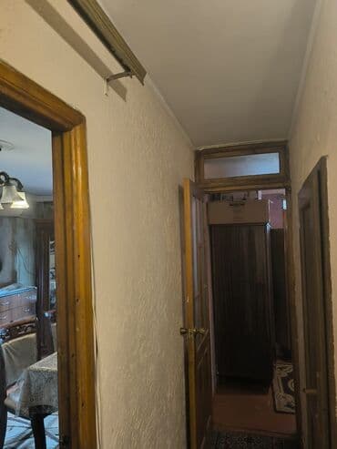 kirayə neftcilər: Salam. Ev 1 otagin 2ye bölünmesidir. Real aliciya cuzi endirim olacag — 8