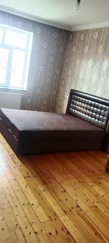 qapi zengi: Klassik taxta mebel dəsti - Şkaf: 5 qapılı iri model. Ortadakı 3 qapı — 4