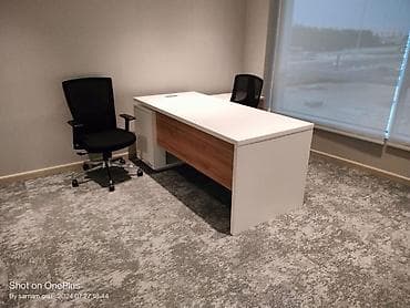 Ofis dəst mebeli: Ofis masa və kreslo dəsti - Minimalist dizaynlı menecer/işçi masası — 1