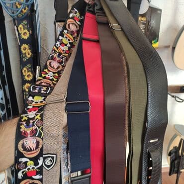 ucuz gitaralar: Gitara kəmərləri Ünvan:Nizami 42 (Daxili işlər nazirliyin arxası) İş — 1